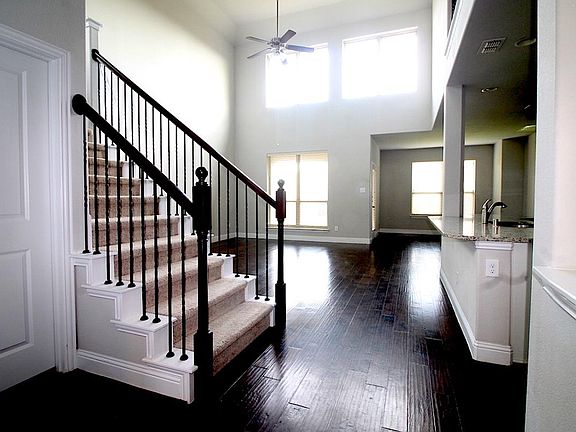 4th image of 2725 Calmwood Dr