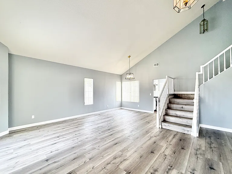 11739 Thomas Hayes Ln — Photo 2
