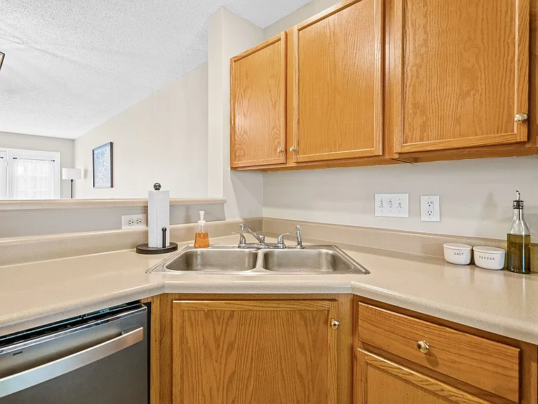 6314 Inkberry Dr — Photo 11