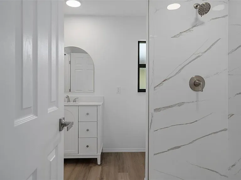 9910 Island Harbor Dr #A — Photo 33
