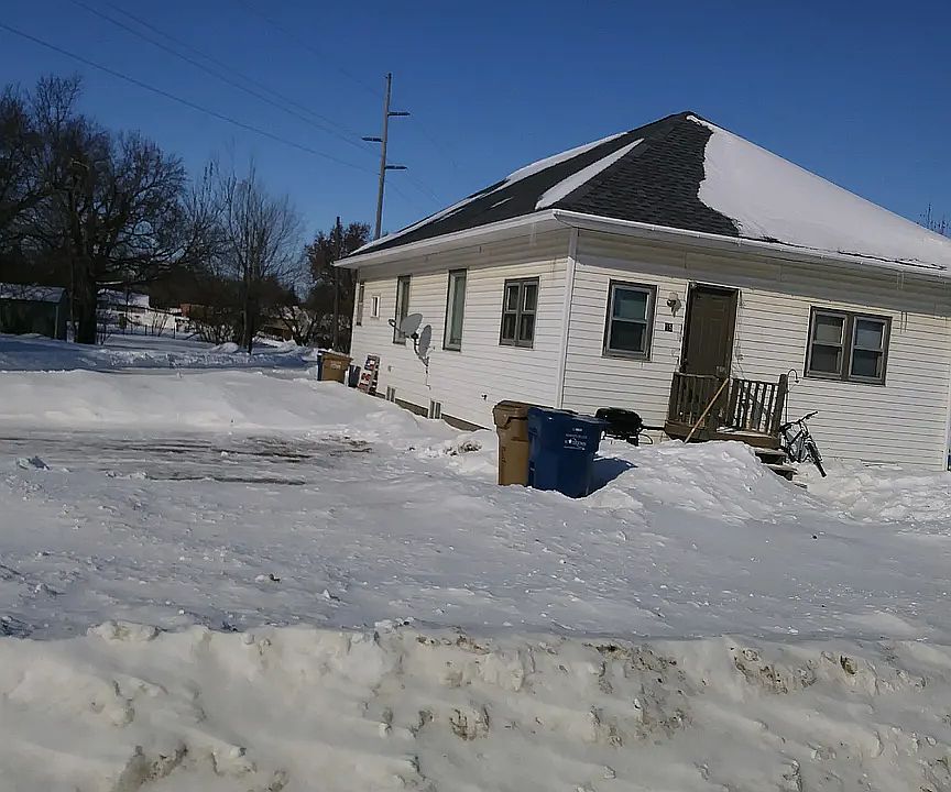 1st image of 15 12th St SE #2