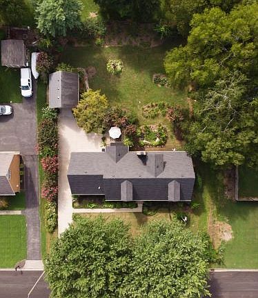 4th image of 2819 Regency Park Dr