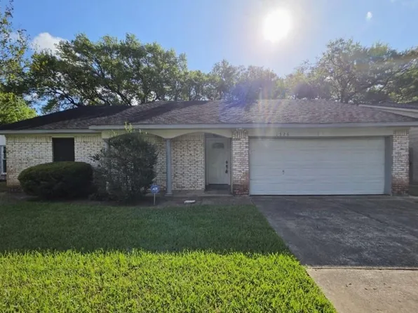 1326 Ashwood Dr, Sugar Land, TX 77498