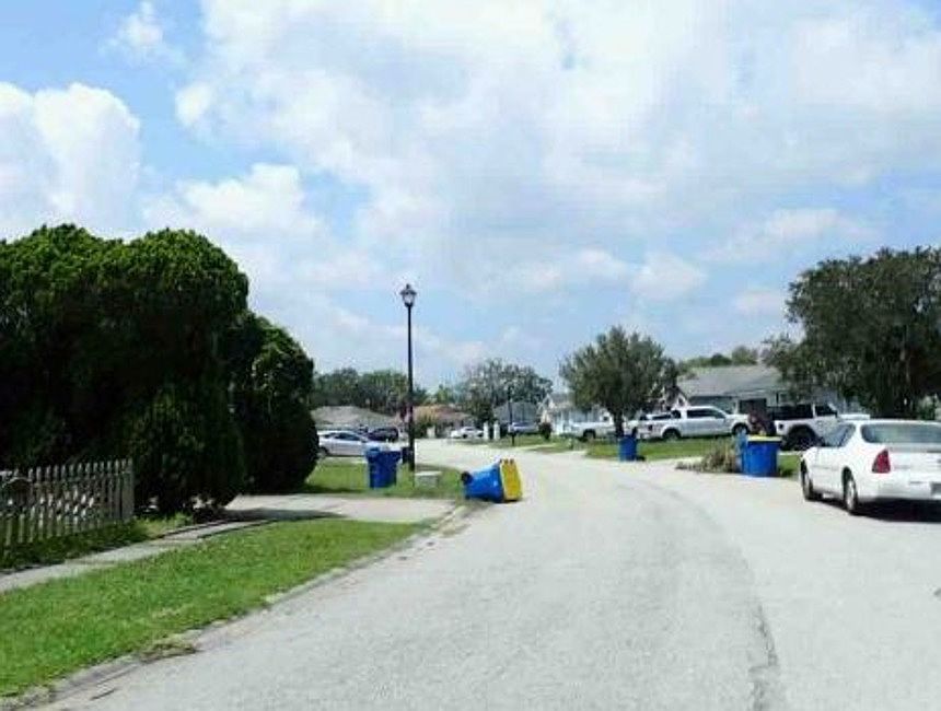Exterior Neighborhood (street photo)