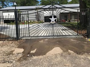 5695 W Roundbunch Rd, Orange, TX 77630