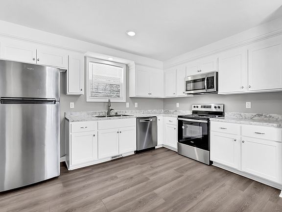 2nd image of 123 Cunningham Pl