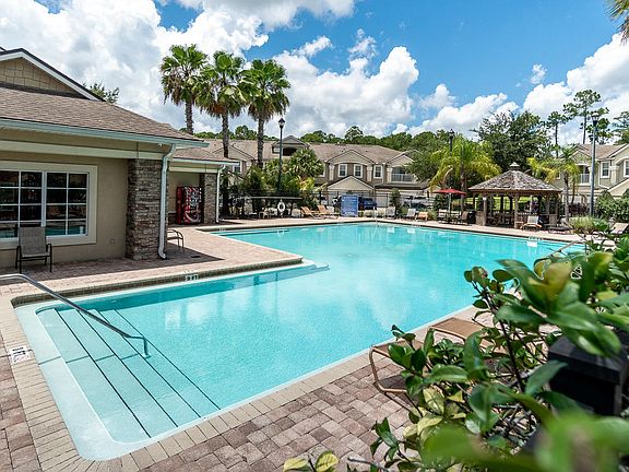 3rd image of 7047 Deer Lodge Cir Unit 103