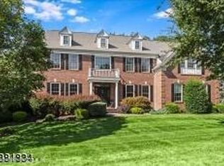 16 Setting Sun Dr, Hackettstown, NJ 07840