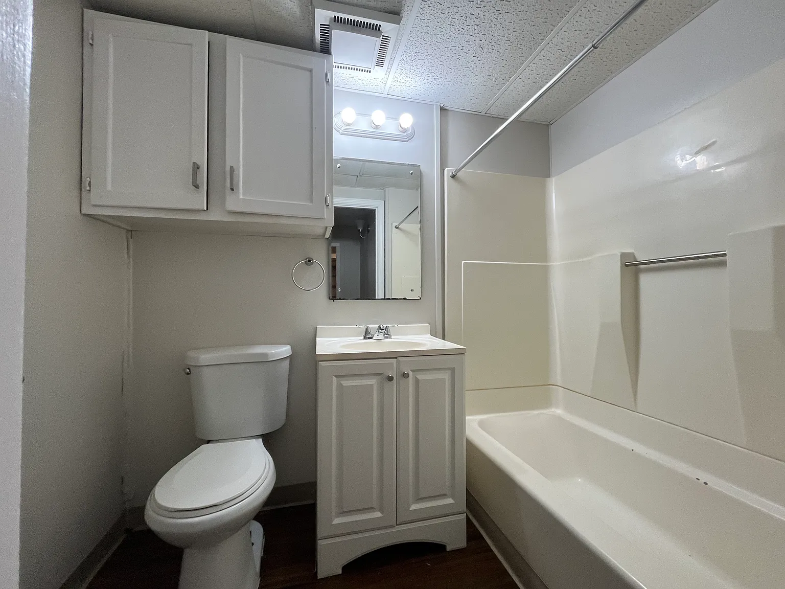 463 Woonasquatucket Ave — Photo 2
