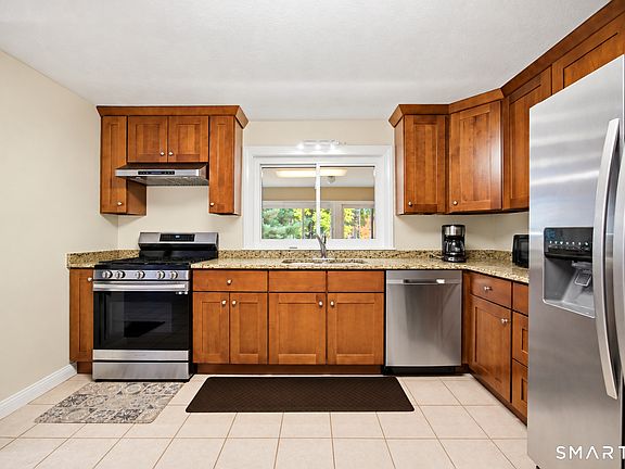 4th image of 309 Brainard Road