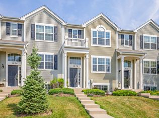 1672 Windward Dr, Hampshire, IL 60140