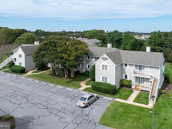 4th image of 33935 Middleton Cir Unit 4