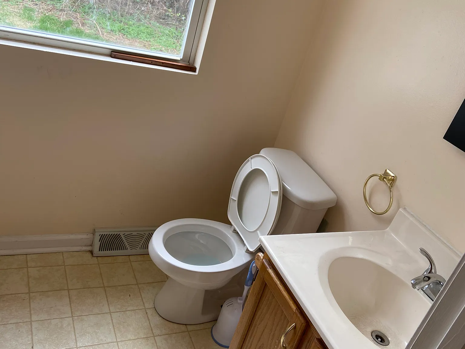 3 bed, 1.5 bath, $2,250 — Photo 2