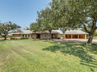 707 Berry Ranch Rd, Pearsall, TX 78061