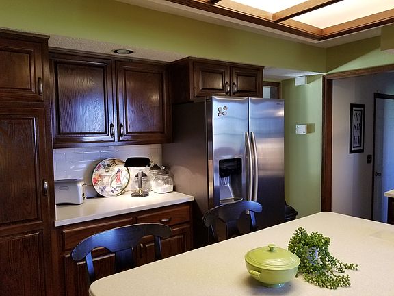 Kit. w Harlan cab./corian