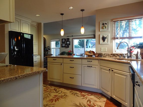 5th image of 12718 Plateau Cir NW