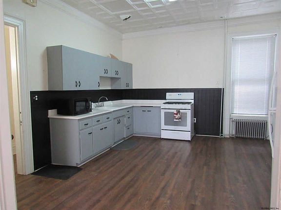 4th image of 2287 5th Ave Floor 2