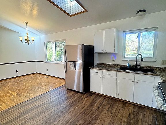 4th image of 4307 Old Castle Cir