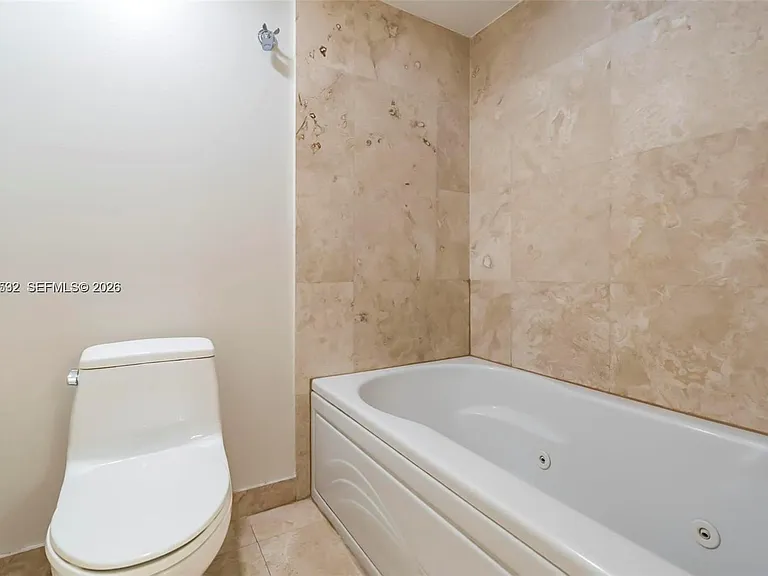 41 SE 5th St #1709 — Photo 20