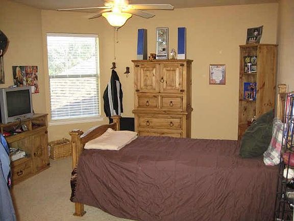 4th image of 752 Windsong Ln
