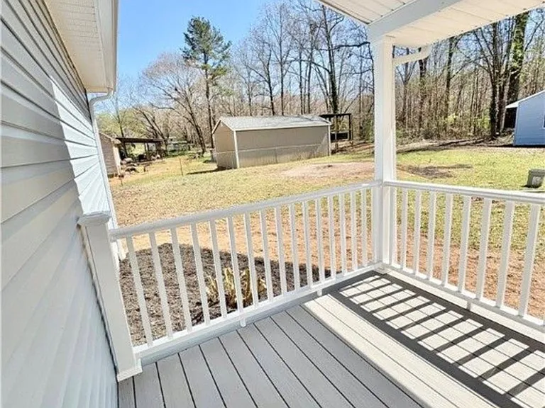113 Aycock Dr — Photo 3