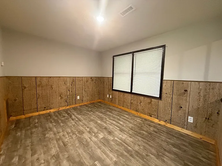 1504 Colony Park Dr — Photo 8