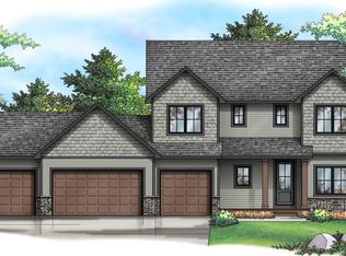 636 Parkside Ct, Eagan, MN 55123