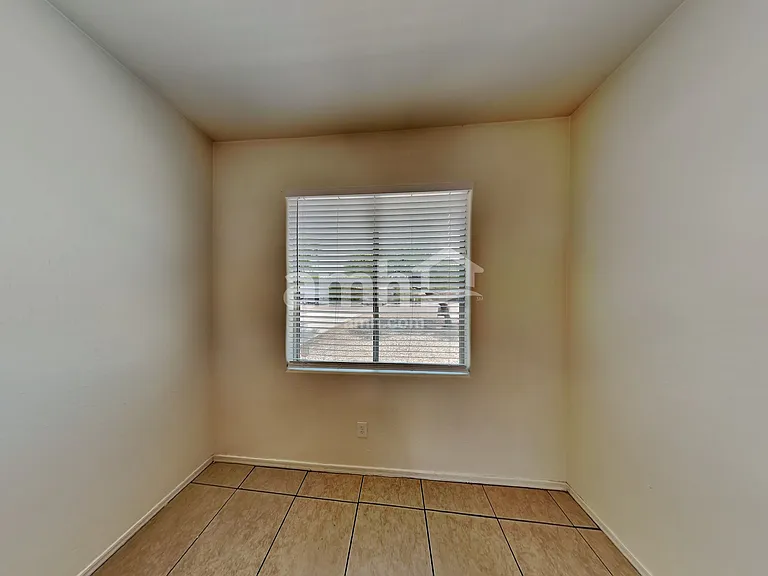 2827 S 74th Dr — Photo 5
