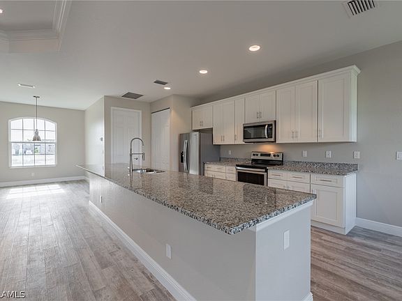 5th image of 3408 SW 8th Place Cpe