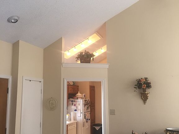 Great Room Look to Kitchen