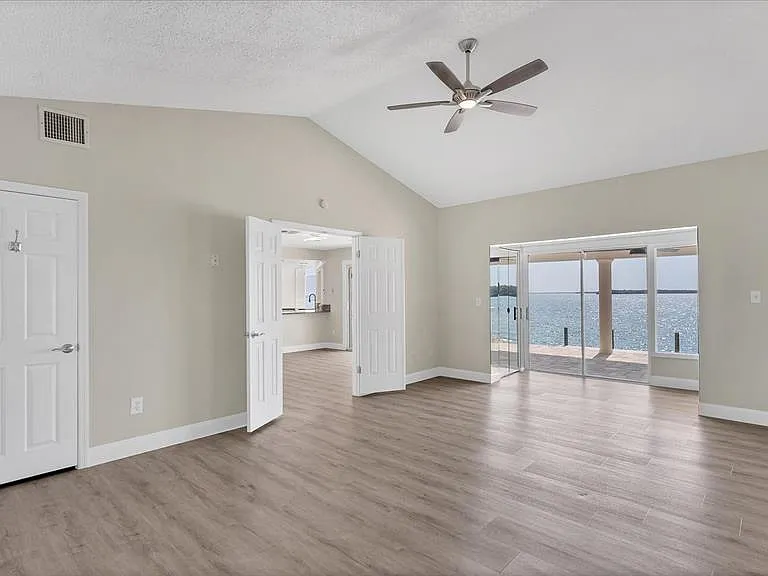 120 Sands Point Dr — Photo 16