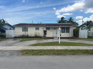 10060 SW 4th St, Sweetwater, FL 33174
