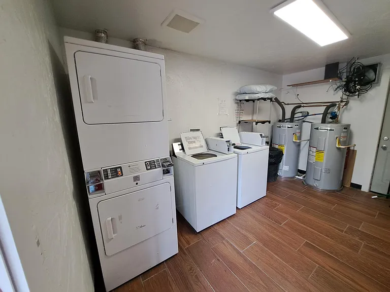175 W 7th Ave #4 — Photo 10