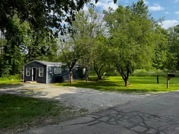 623 Hillside Dr, Warsaw, IN 46580