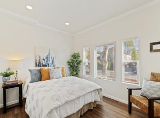 698 30th St #B, Oakland, CA 94609