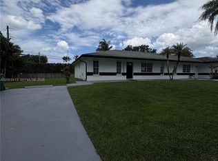 1705 SW 100th Ave #1-2, Hollywood, FL 33025