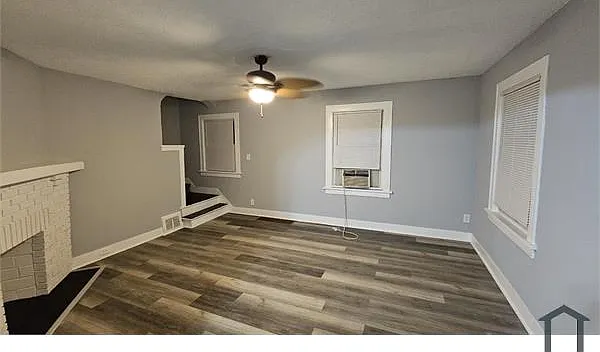 4 bed, 1200 sqft, $1,600 — Photo 2