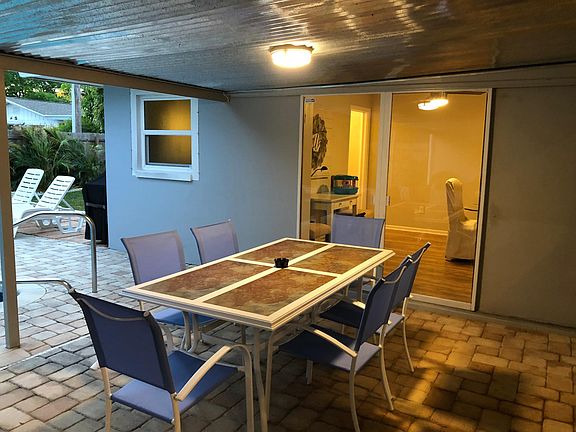 4th image of 2039 Dolphin Blvd S