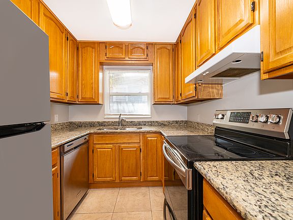 5th image of 700 Magnolia Ave #9