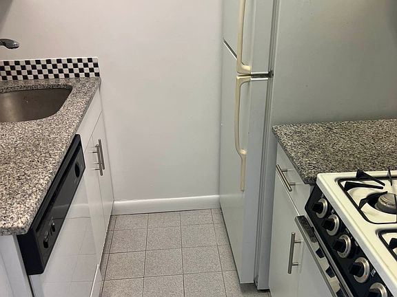 5th image of 301 E 73rd St Floor 9