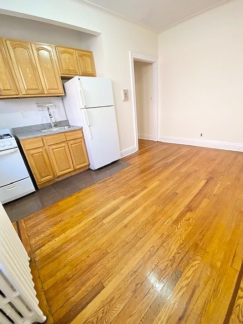 2nd image of 2267 35th St APT 2C