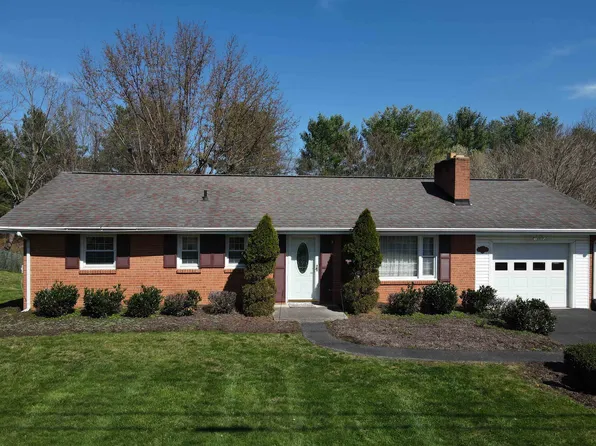 1911 Monte Vista Dr, Pulaski, VA 24301