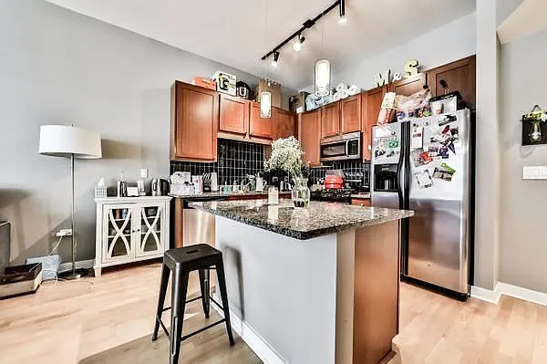901 W Madison St #405 — Photo 13