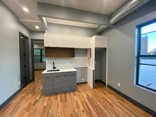 Rented by Premier Metro Realty Corp | media 15