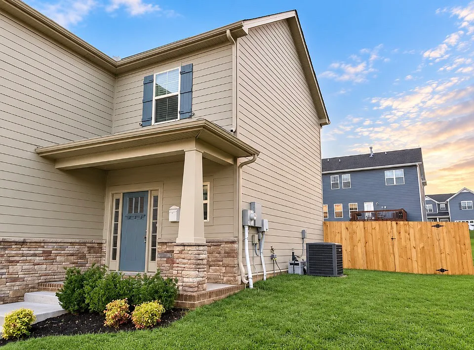 6010 Venable Ct — Photo 2