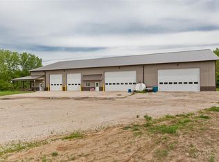 2393 Mabie Rd, Ely, IA 52227