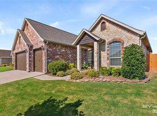 3806 N 3rd St, Rogers, AR 72756