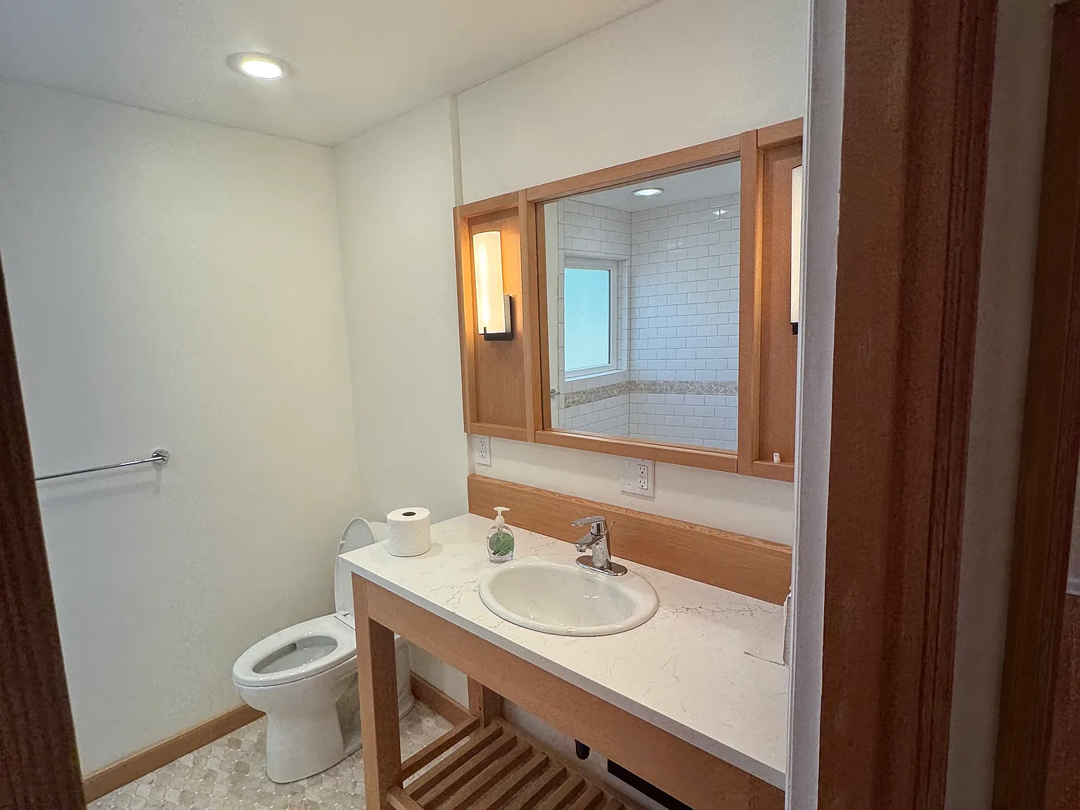 3 bed, 1860 sqft, $3,400 — Photo 4