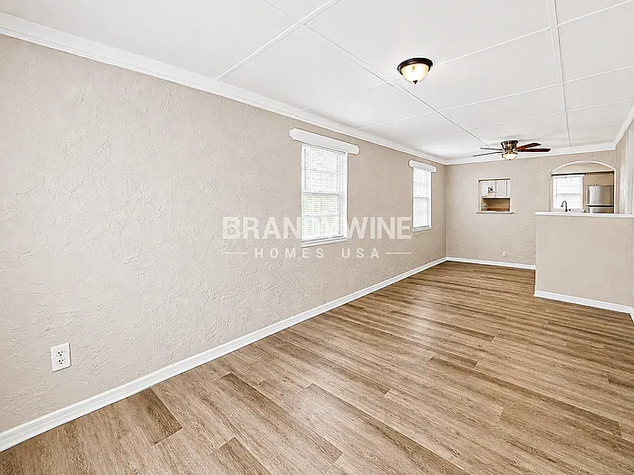 4 bed, 2.0 bath, 1428 sqft, $2,100 — Photo 4
