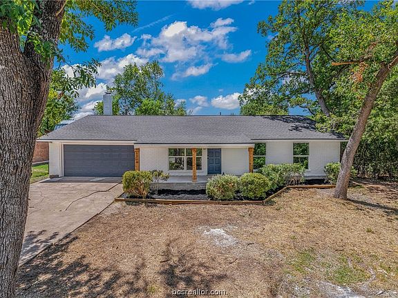 2nd image of 1204 Merry Oaks Dr